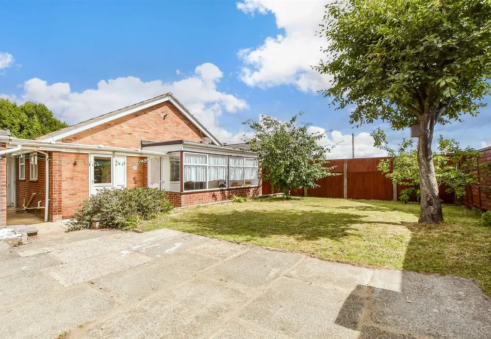 Rear Garden - Quantock Drive, Ashford, Kent - Wards of Kent