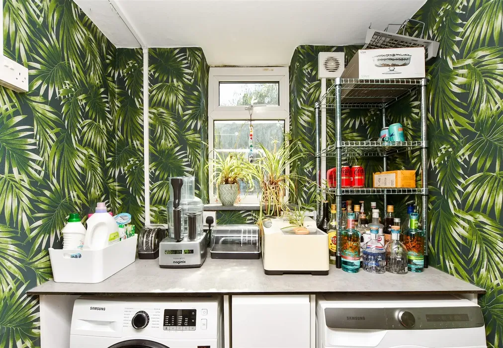 Internal Feature - Dovers Green Road, Reigate, Surrey - Wards of Kent