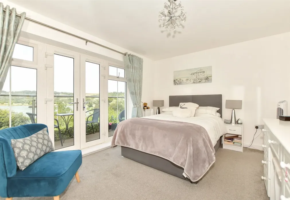 Bedroom 1 - Quarry Way, Martello Lakes, Hythe, Kent - Wards of Kent