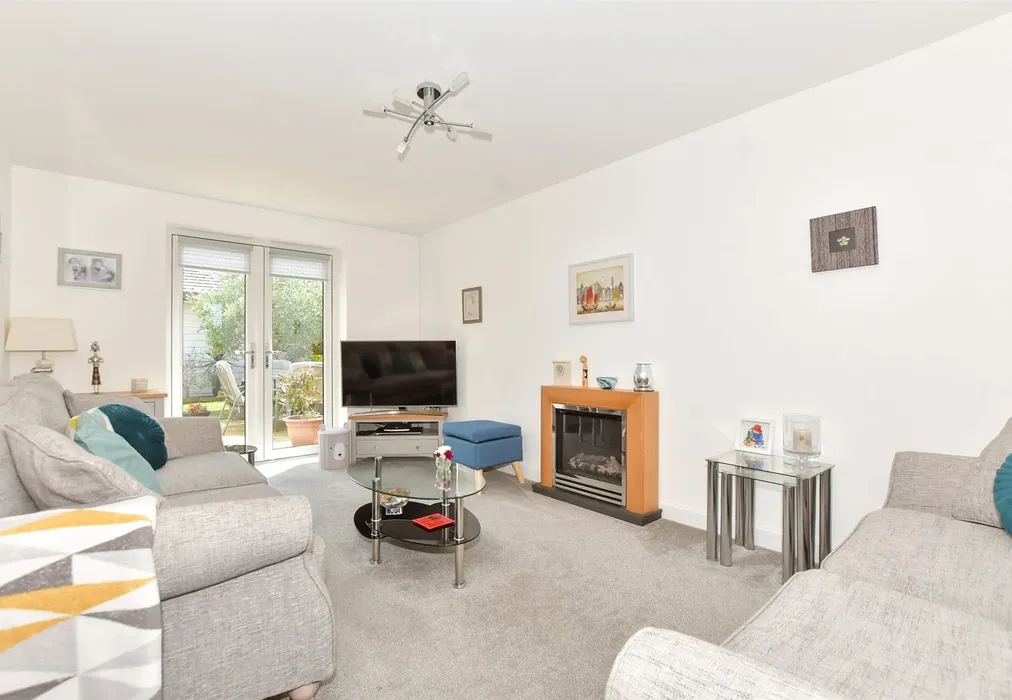 Lounge - Quarry Way, Martello Lakes, Hythe, Kent - Wards of Kent