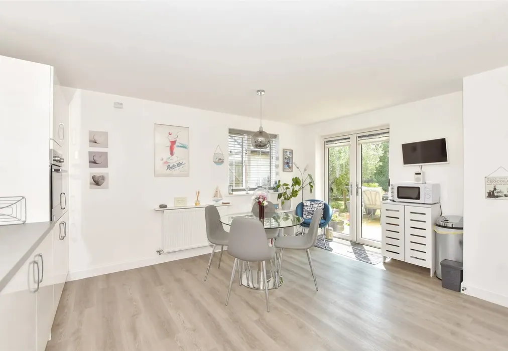 Kitchen - Quarry Way, Martello Lakes, Hythe, Kent - Wards of Kent