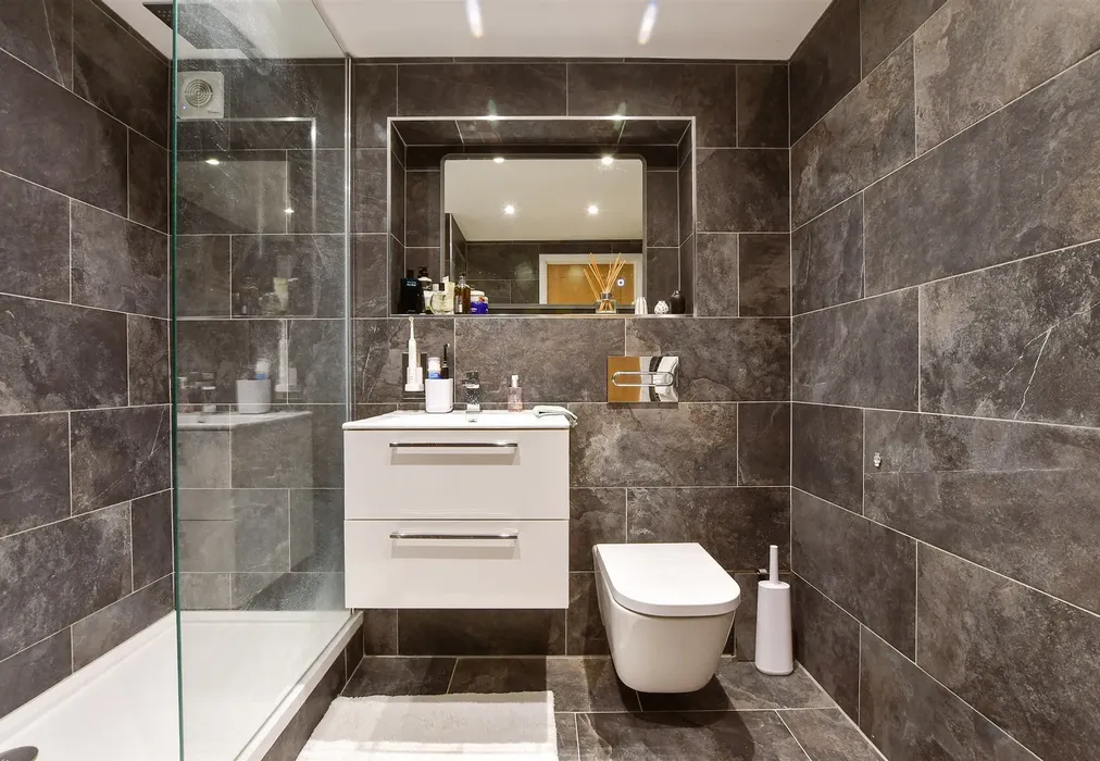 Shower Room - York Street, Broadstairs, Kent - Wards of Kent