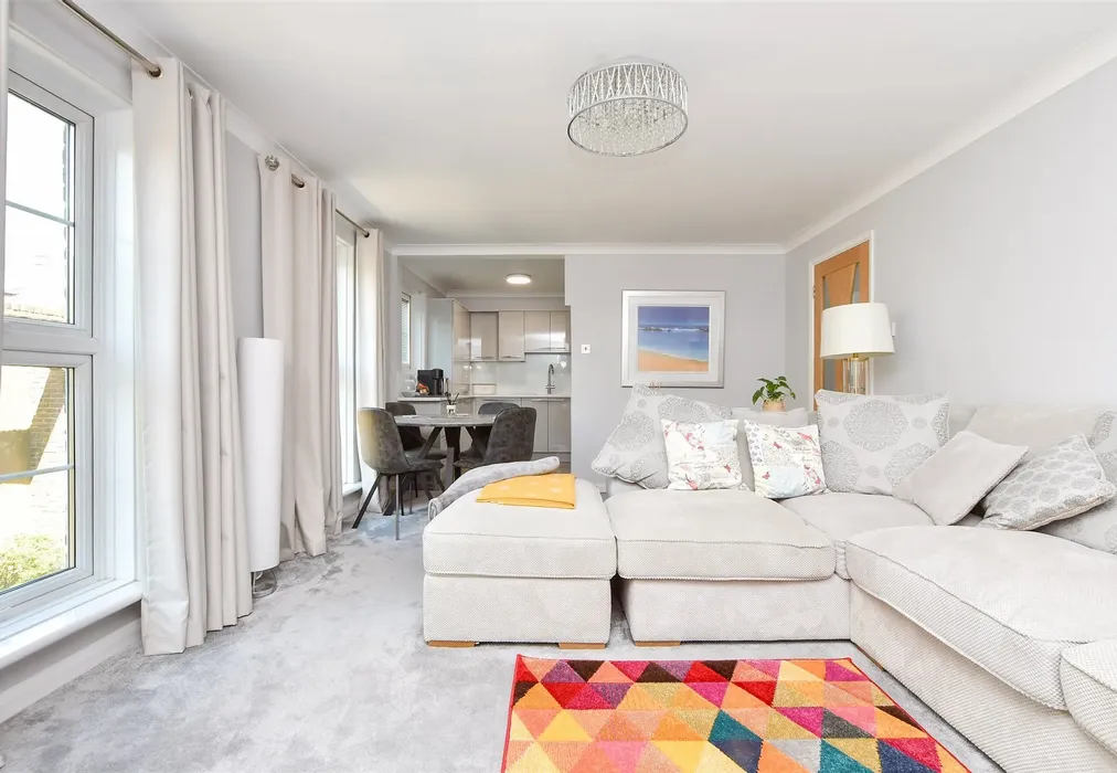 Lounge/Diner - York Street, Broadstairs, Kent - Wards of Kent