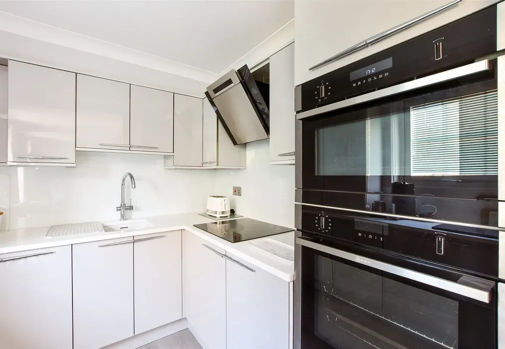 Kitchen - York Street, Broadstairs, Kent - Wards of Kent