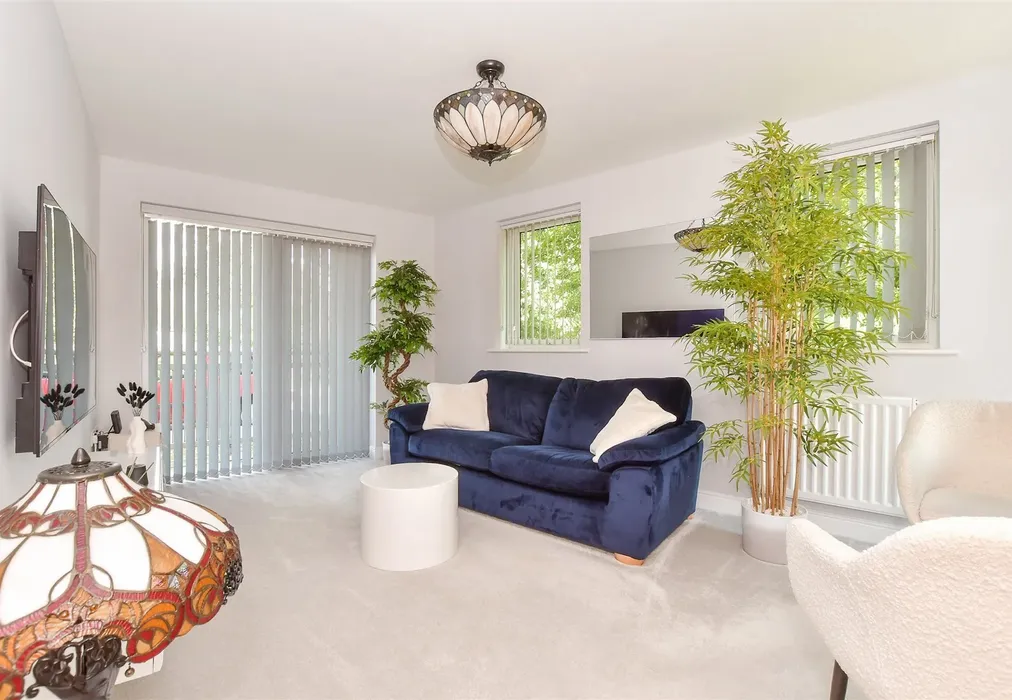 Lounge - Adams Drive, Willesborough, Ashford, Kent - Wards of Kent