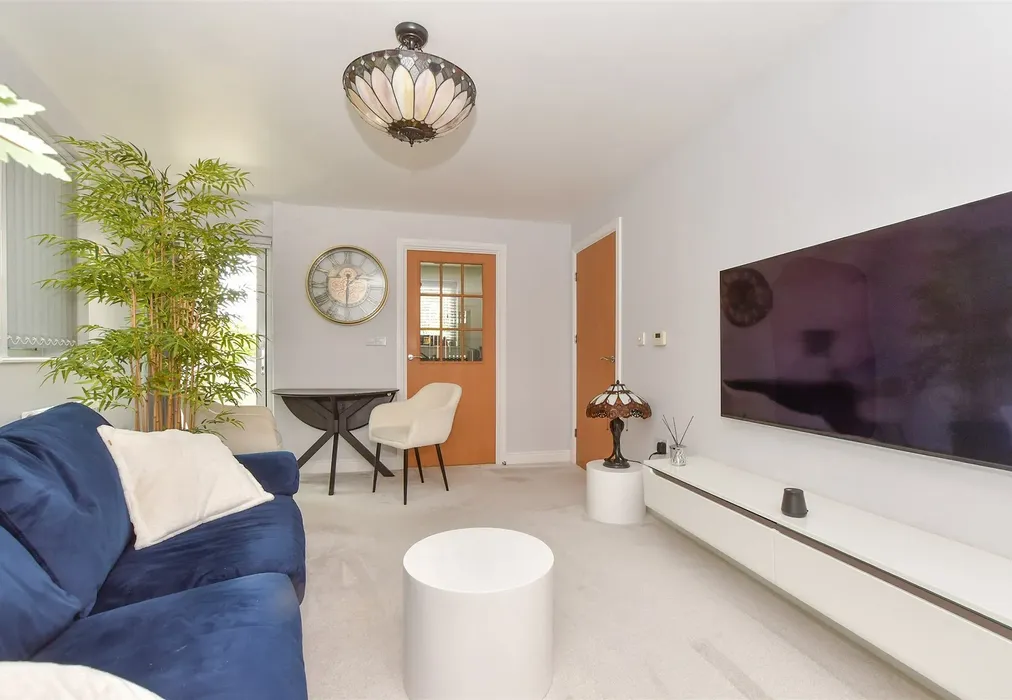 Lounge - Adams Drive, Willesborough, Ashford, Kent - Wards of Kent