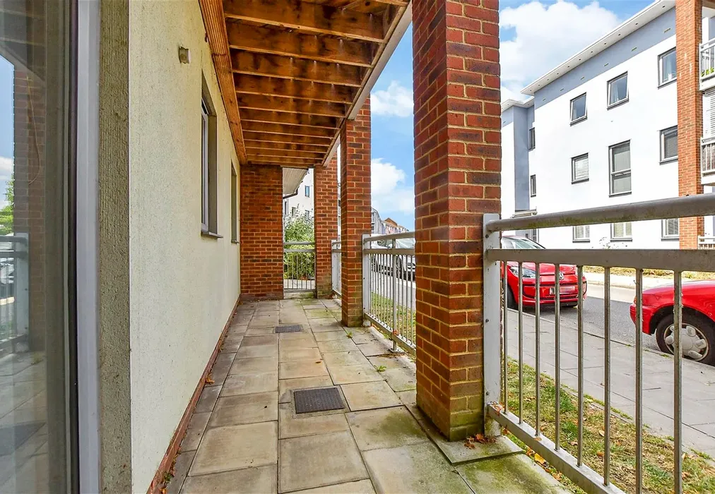 Patio / Decking New - Adams Drive, Willesborough, Ashford, Kent - Wards of Kent