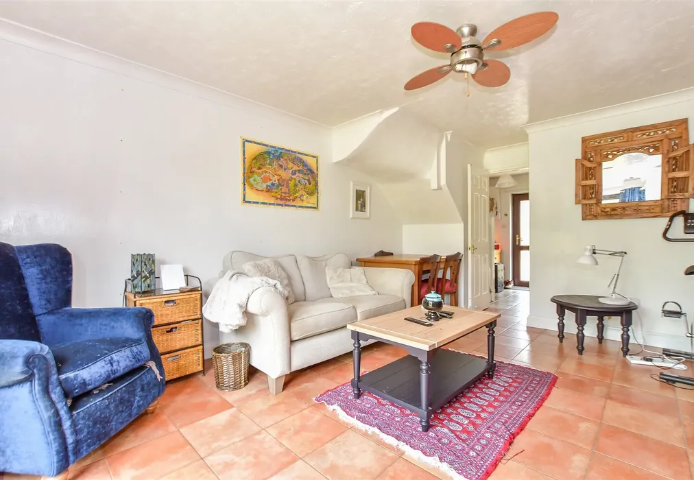 Lounge - The Sidings, Lyminge, Folkestone, Kent - Wards of Kent