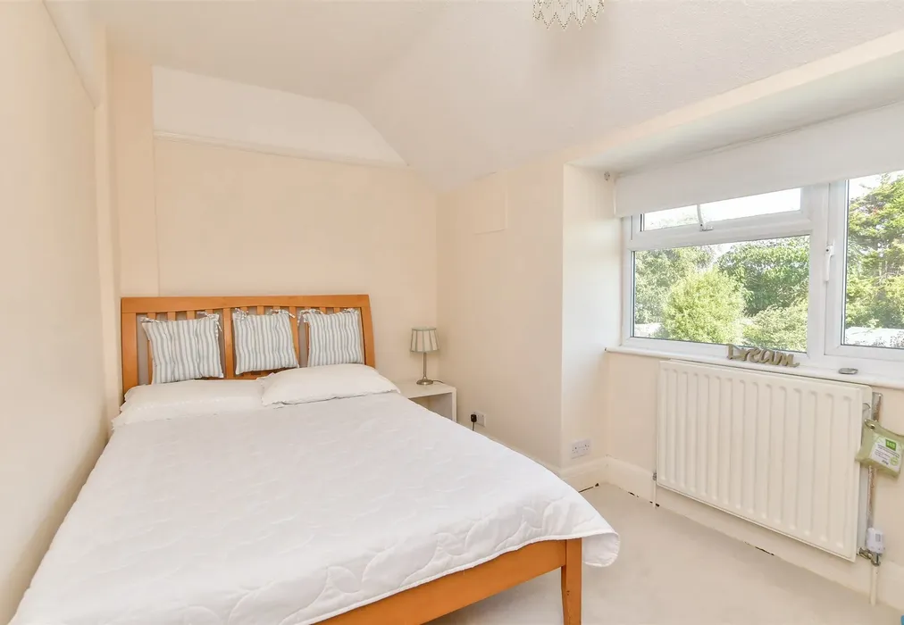 Bedroom 2 - Sunny Close, Goring-By-Sea, Worthing, West Sussex - Wards of Kent