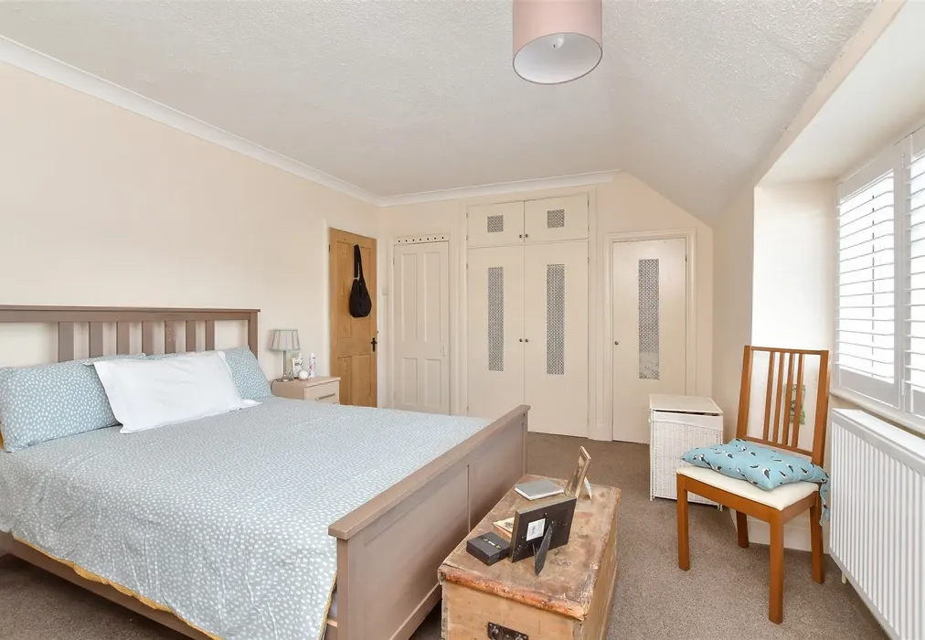 Bedroom 1 - Sunny Close, Goring-By-Sea, Worthing, West Sussex - Wards of Kent