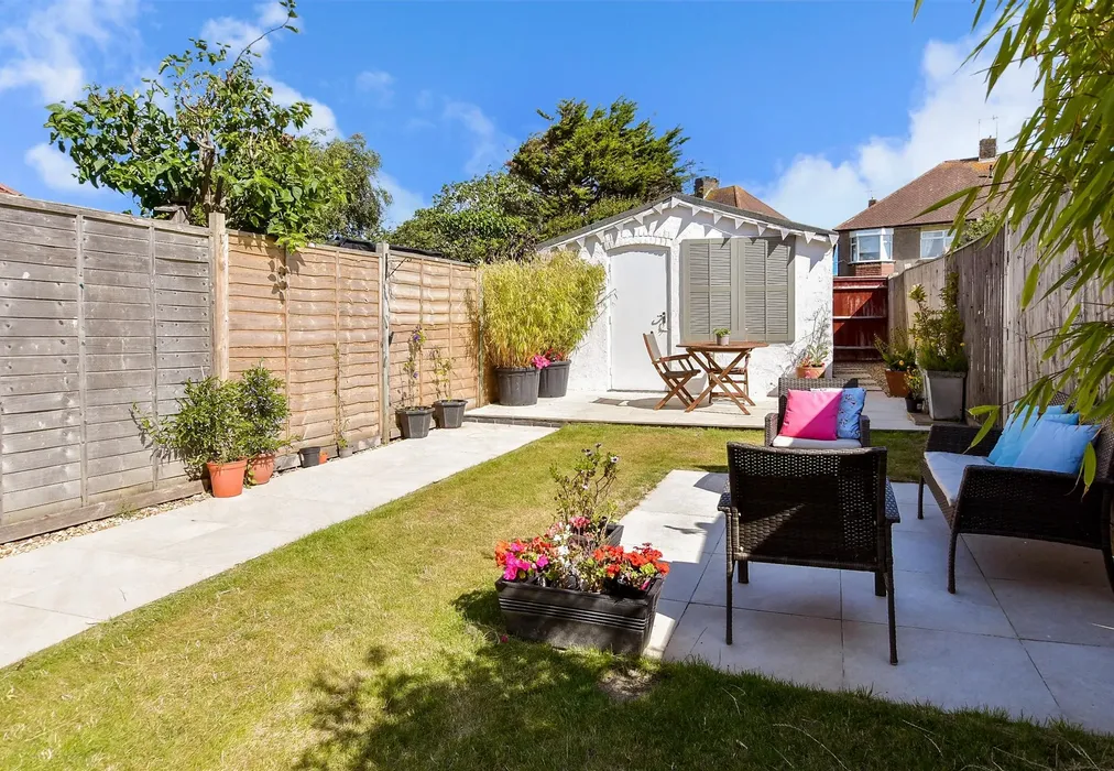 Rear Garden - Sunny Close, Goring-By-Sea, Worthing, West Sussex - Wards of Kent