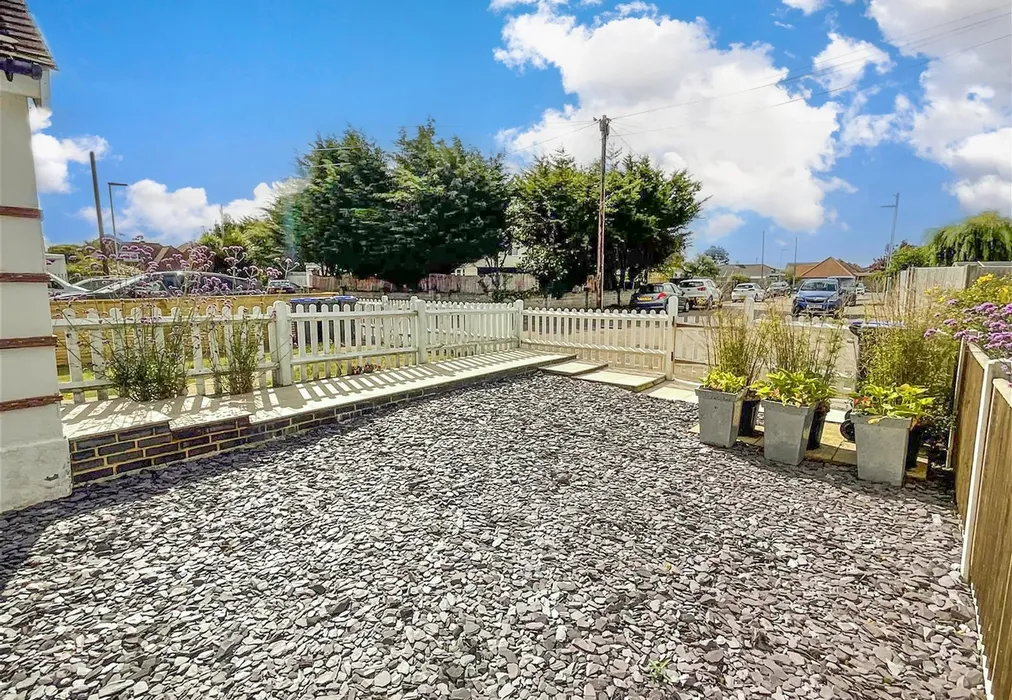 Garden - Sunny Close, Goring-By-Sea, Worthing, West Sussex - Wards of Kent