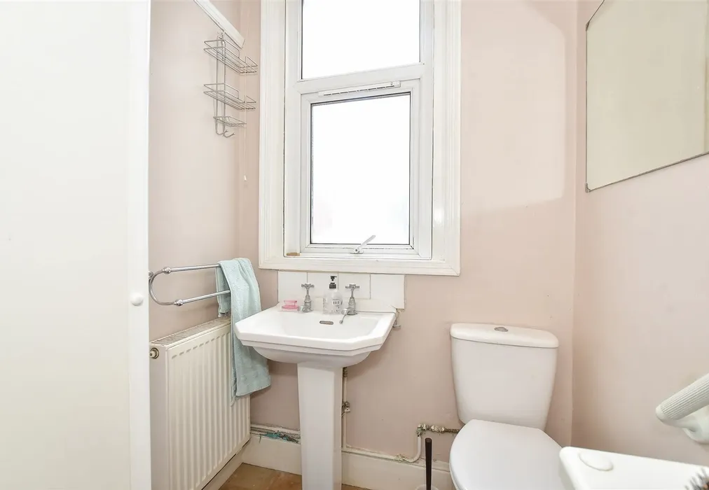 Shower Room - Stubbington Avenue, Portsmouth, Hampshire - Wards of Kent