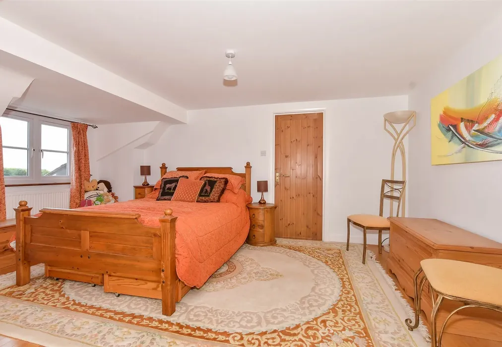 Bedroom 3 - Bekesbourne Lane, Bekesbourne, Canterbury, Kent - Wards of Kent