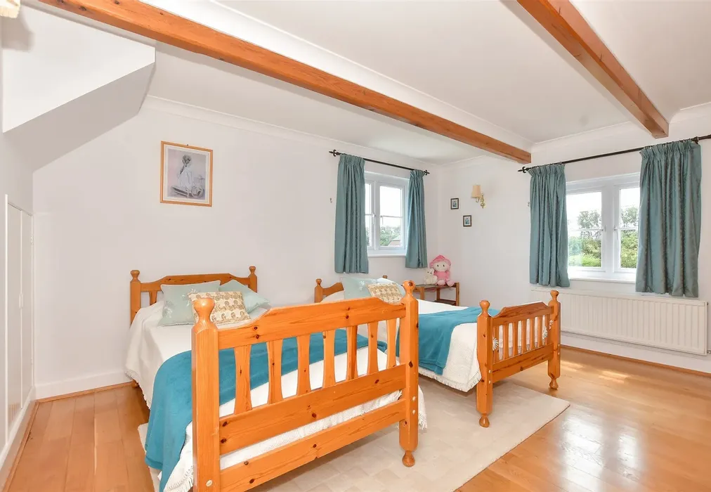 Bedroom 4 - Bekesbourne Lane, Bekesbourne, Canterbury, Kent - Wards of Kent