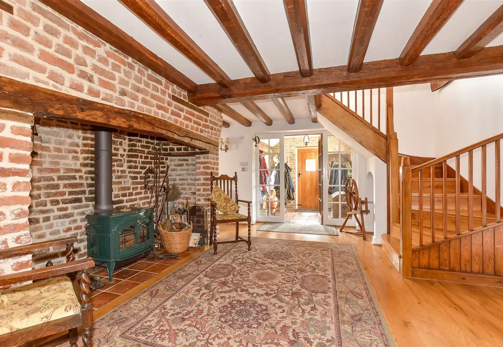 Entrance Hall - Bekesbourne Lane, Bekesbourne, Canterbury, Kent - Wards of Kent
