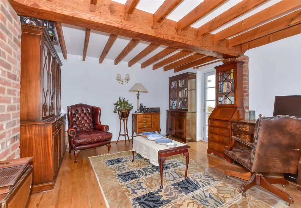 Study - Bekesbourne Lane, Bekesbourne, Canterbury, Kent - Wards of Kent