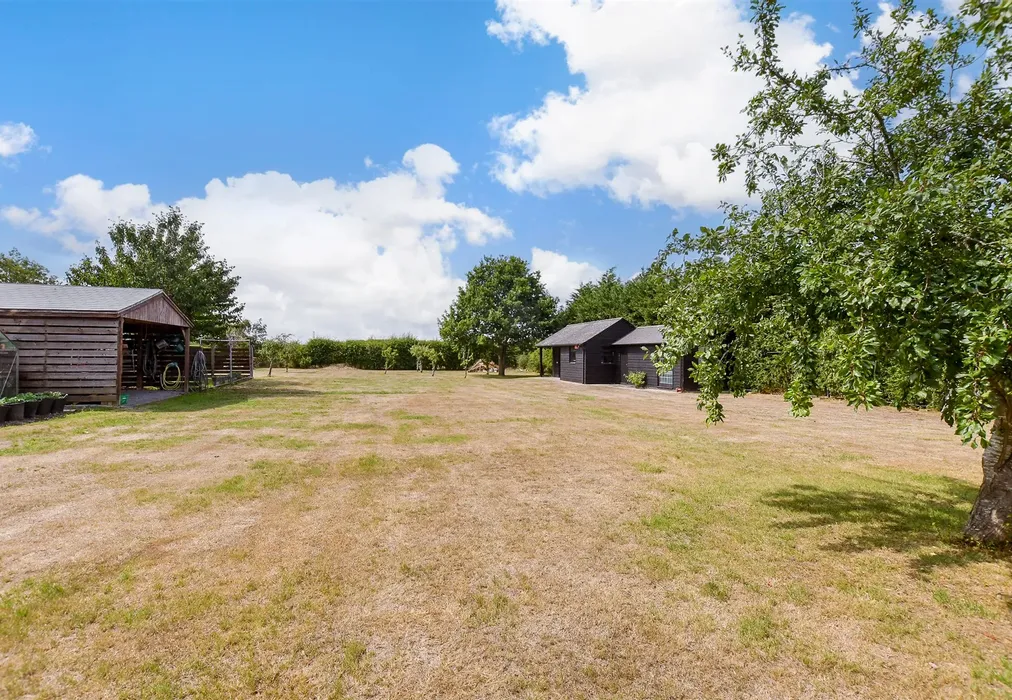Rear Garden - Bekesbourne Lane, Bekesbourne, Canterbury, Kent - Wards of Kent