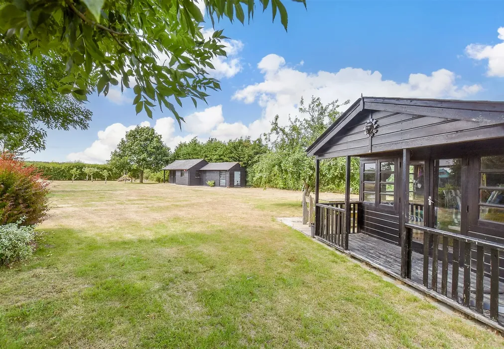 Rear Garden - Bekesbourne Lane, Bekesbourne, Canterbury, Kent - Wards of Kent
