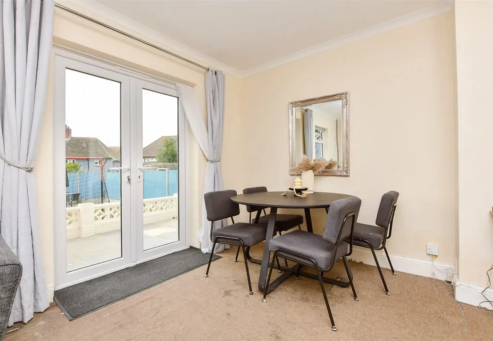 Lounge/Diner - Connaught Gardens, Margate, Kent - Wards of Kent