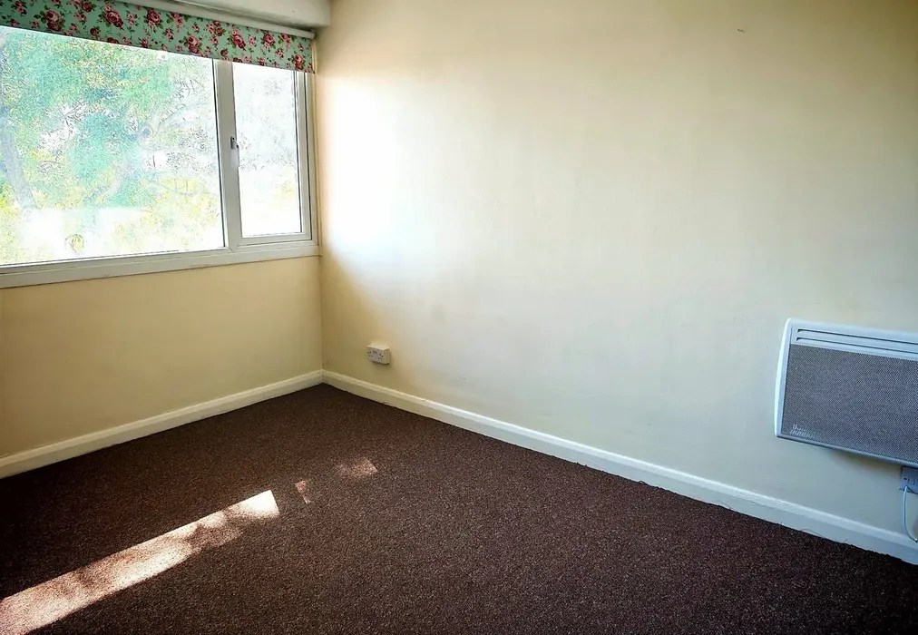 Bedroom 2 - Lumsden Road, Southsea, Hampshire - Wards of Kent