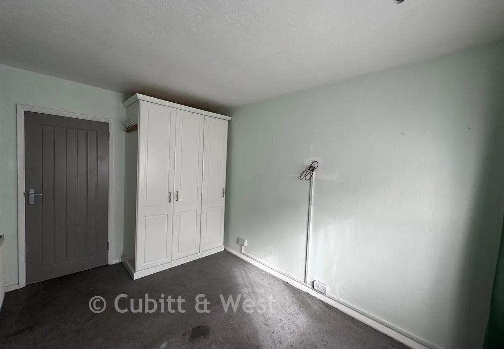 Bed 2 - Brougham Road, Worthing, West Sussex - Wards of Kent