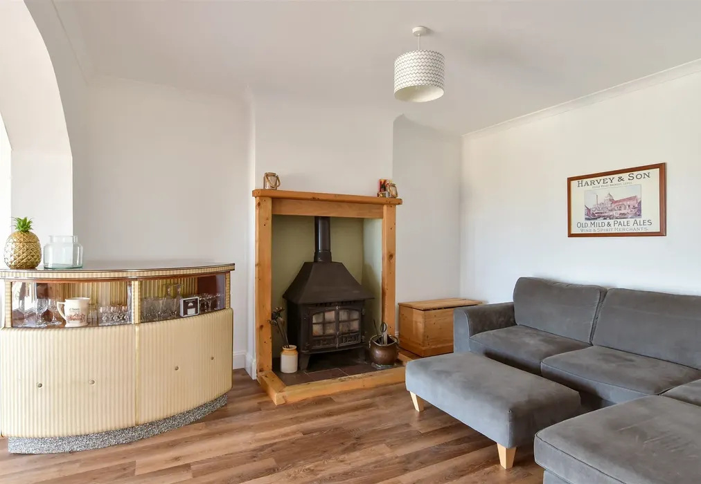 Snug - Westdean Avenue, Newhaven, East Sussex - Wards of Kent