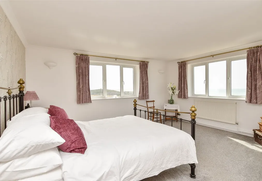 Bedroom 1 - Westdean Avenue, Newhaven, East Sussex - Wards of Kent