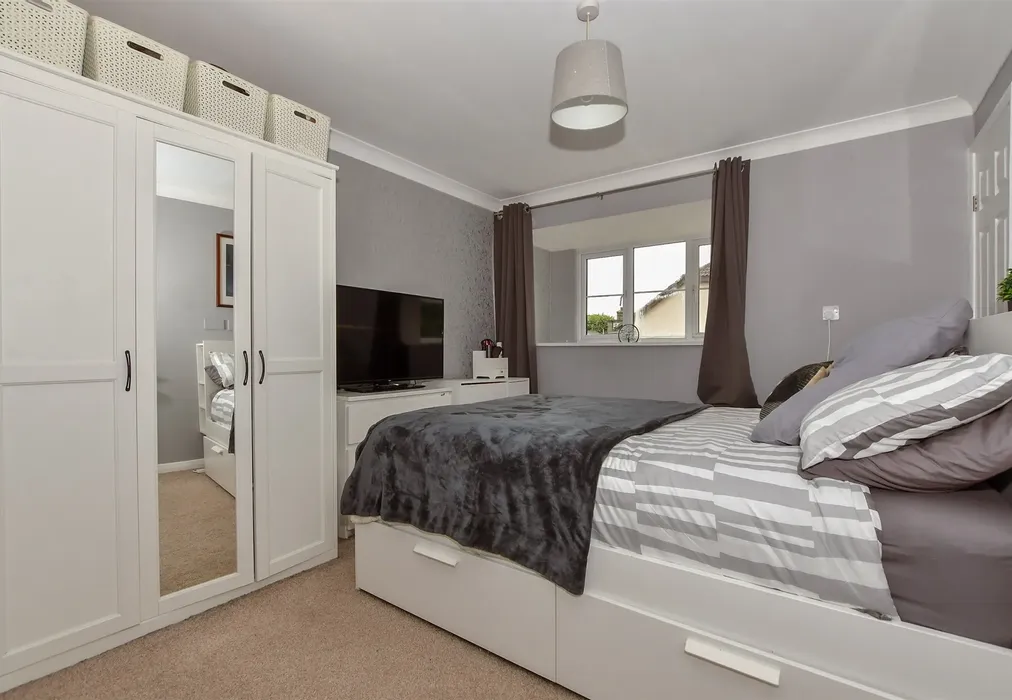 Bedroom - Willowside, Snodland, Kent - Wards of Kent