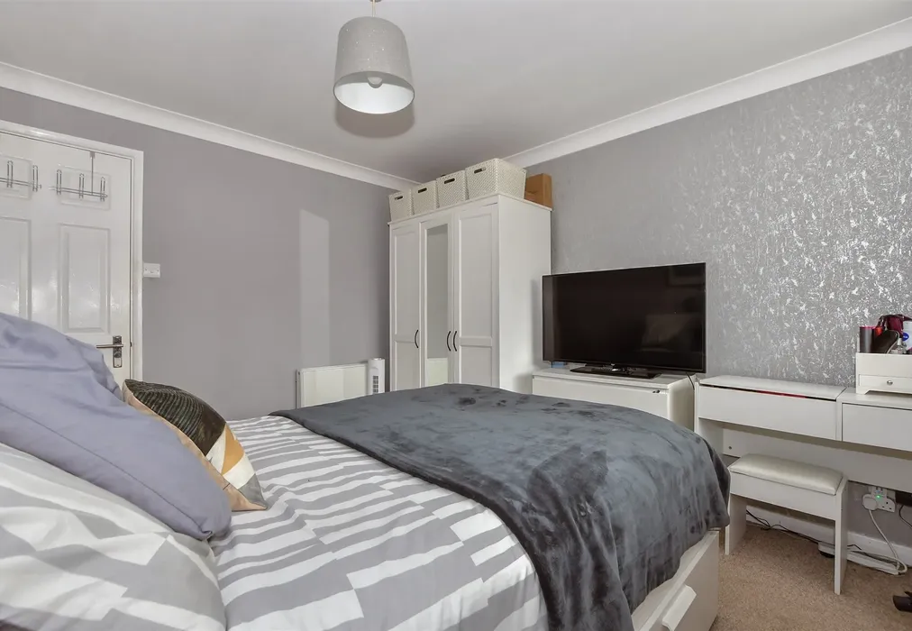 Bedroom - Willowside, Snodland, Kent - Wards of Kent