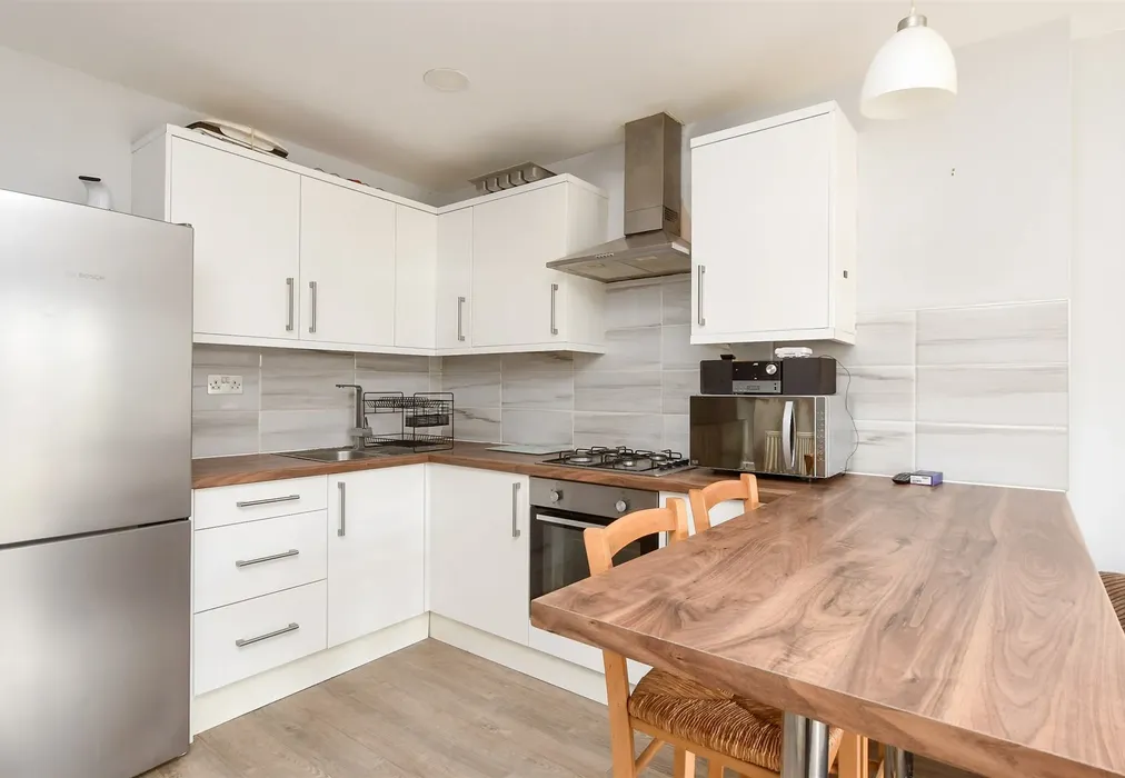 Kitchen Lounge/Diner - Yattendon Road, Horley, Surrey - Wards of Kent