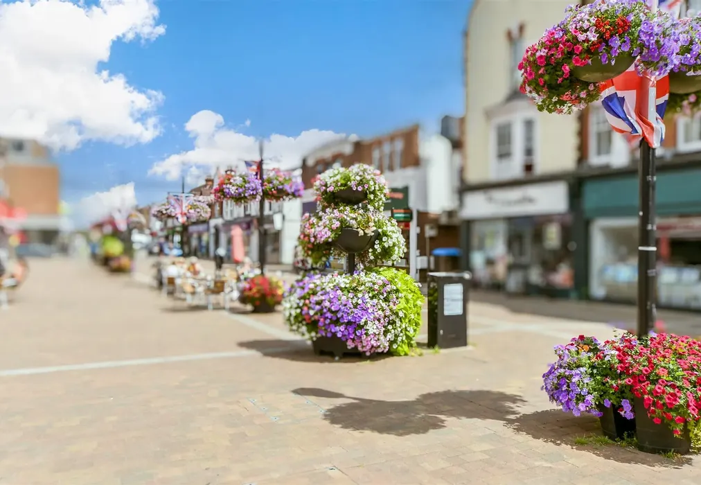 Surrounding Area - Yattendon Road, Horley, Surrey - Wards of Kent