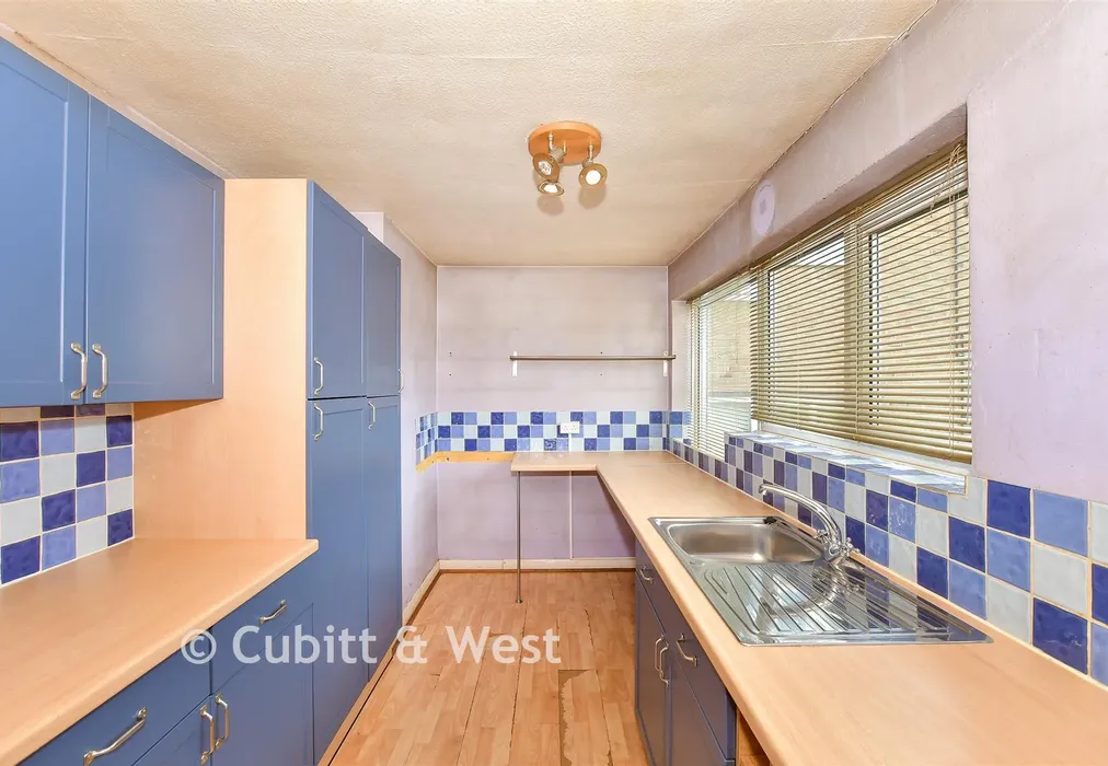 Kitchen - High Trees, Haywards Heath, West Sussex - Wards of Kent