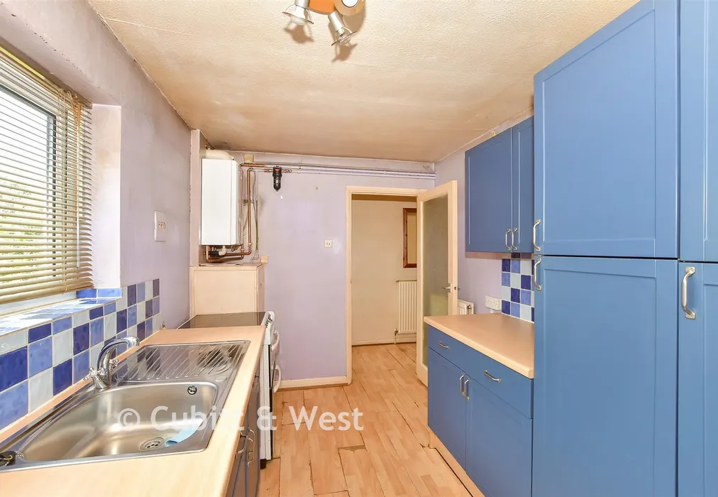 Kitchen - High Trees, Haywards Heath, West Sussex - Wards of Kent