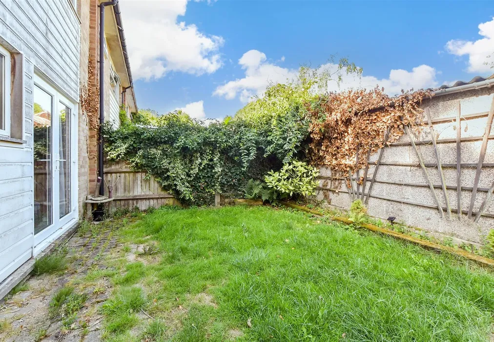 Rear Garden - St. Mary's Green, Kennington, Ashford, Kent - Wards of Kent