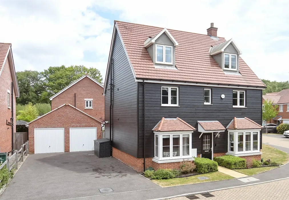 External Web - Wisteria Drive, Crawley, West Sussex - Wards of Kent