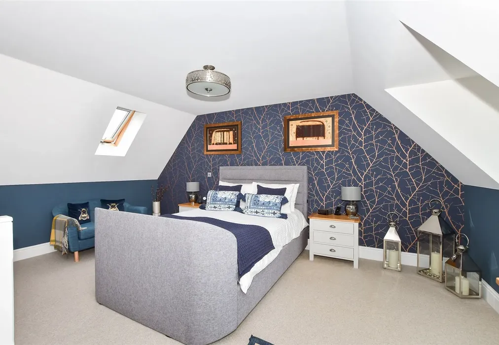 Bedroom 1 - Wisteria Drive, Crawley, West Sussex - Wards of Kent