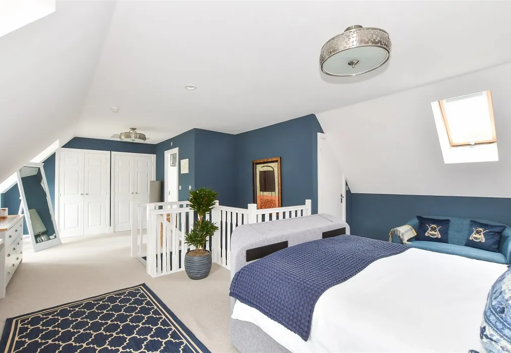 Bedroom 1 - Wisteria Drive, Crawley, West Sussex - Wards of Kent