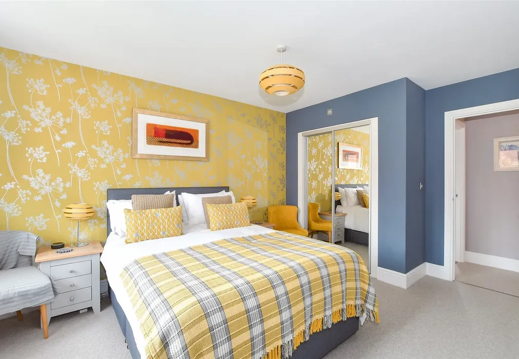 Bedroom 2 - Wisteria Drive, Crawley, West Sussex - Wards of Kent