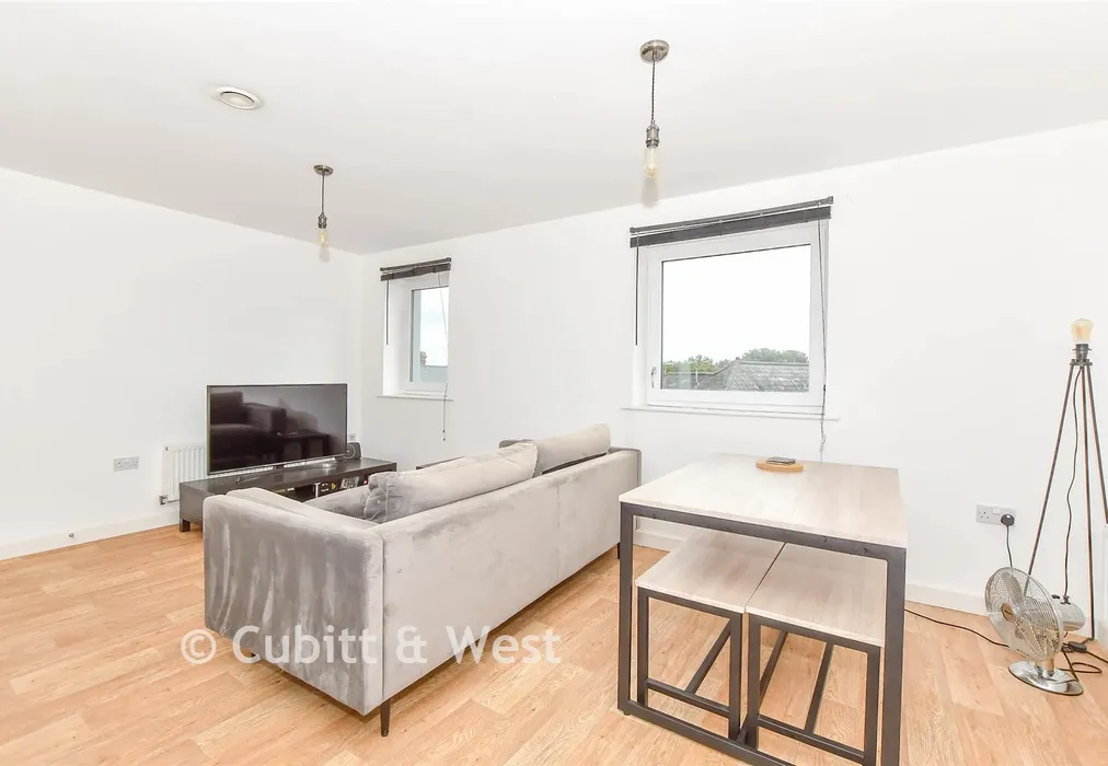 Lounge - Longley Road, Chichester, West Sussex - Wards of Kent