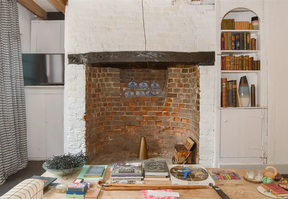 Internal Feature - Silver Street, Deal, Kent - Wards of Kent