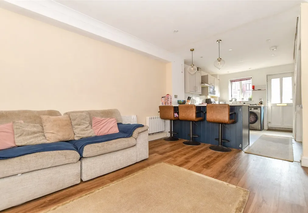 Kitchen/ Lounge - Petteridge Lane, Matfield, Tonbridge, Kent - Wards of Kent