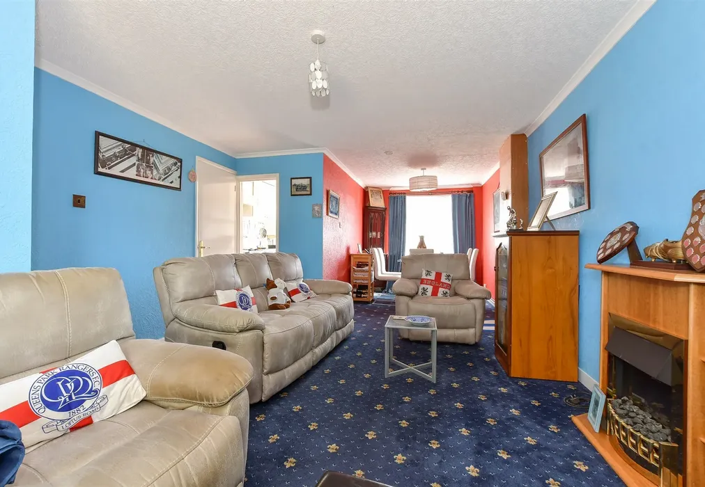 Lounge - Perowne Way, Sandown, Isle of Wight - Wards of Kent