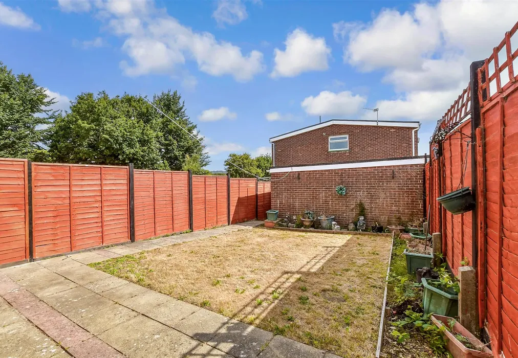 Rear Garden - Perowne Way, Sandown, Isle of Wight - Wards of Kent