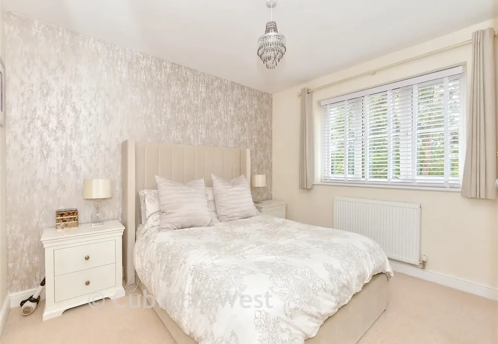 Bedroom - Pine Close, Chichester, West Sussex - Wards of Kent