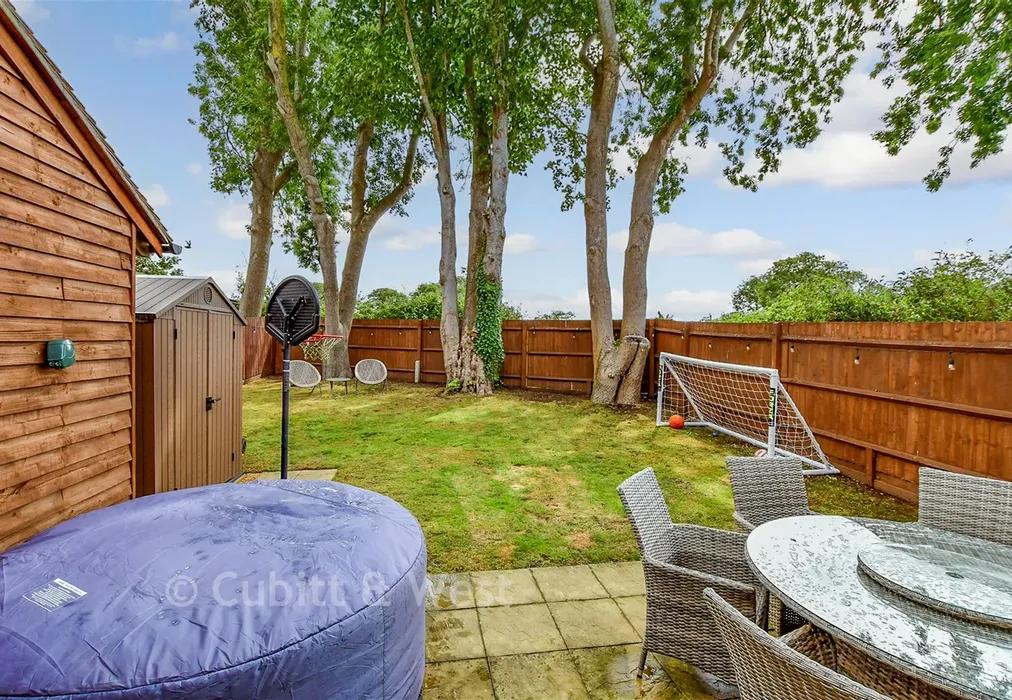 Rear Garden - Pine Close, Chichester, West Sussex - Wards of Kent