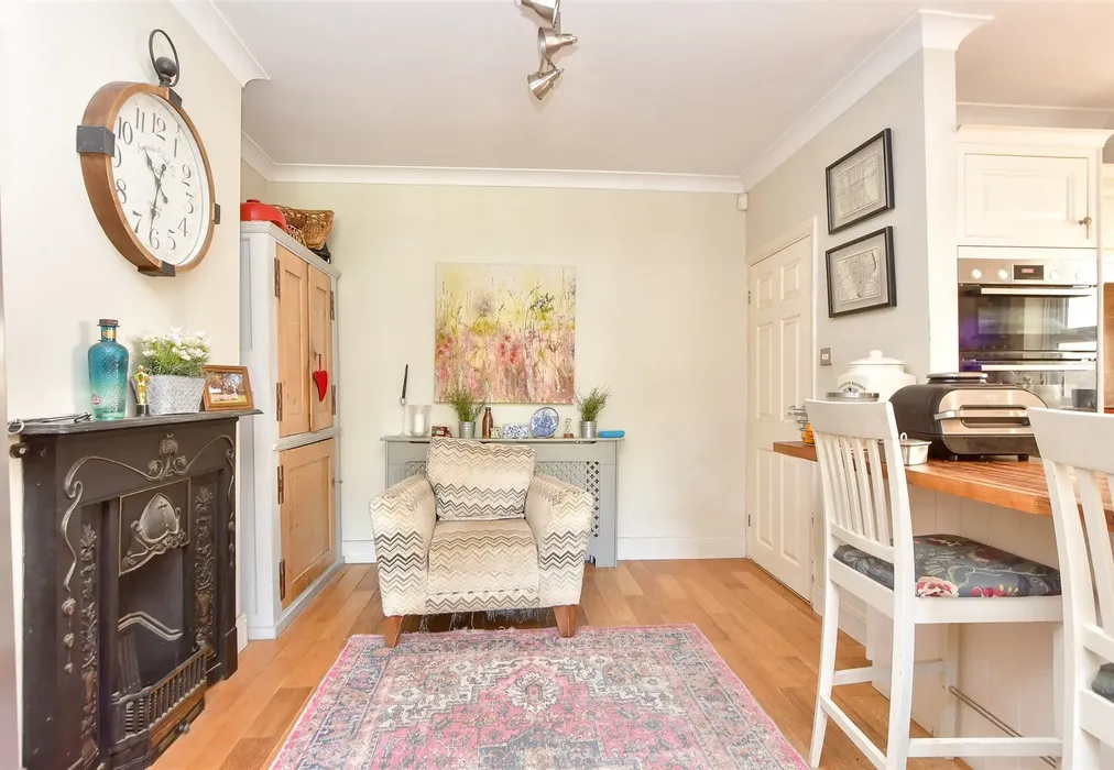 Kitchen/Breakfast Room - Magpie Hall Road, Chatham, Kent - Wards of Kent