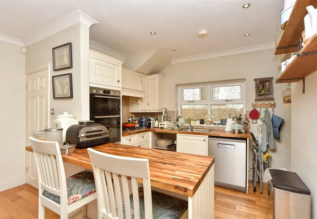 Kitchen/Breakfast Room - Magpie Hall Road, Chatham, Kent - Wards of Kent