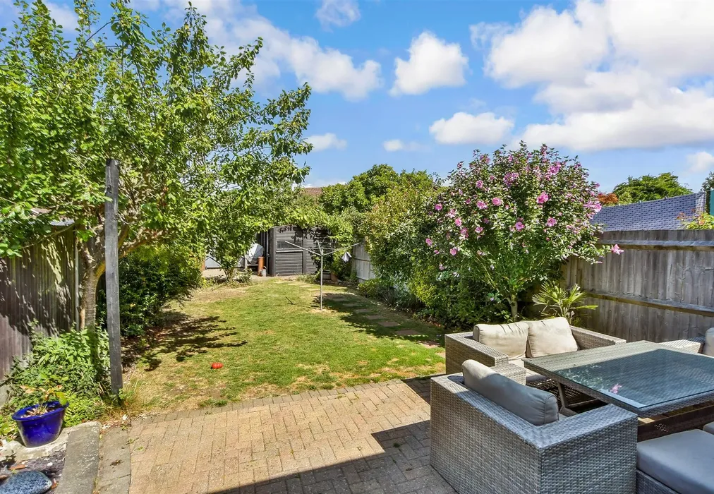 Rear Garden - Magpie Hall Road, Chatham, Kent - Wards of Kent