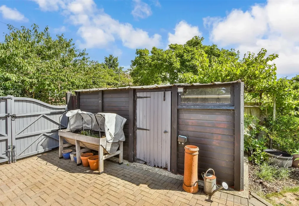 Garage - Magpie Hall Road, Chatham, Kent - Wards of Kent